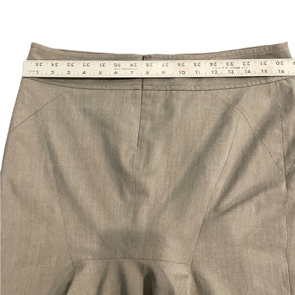Reiss Skirt. Light grey. Lined. Sz 12. Back detailing. EUC - Picture 7 of 9